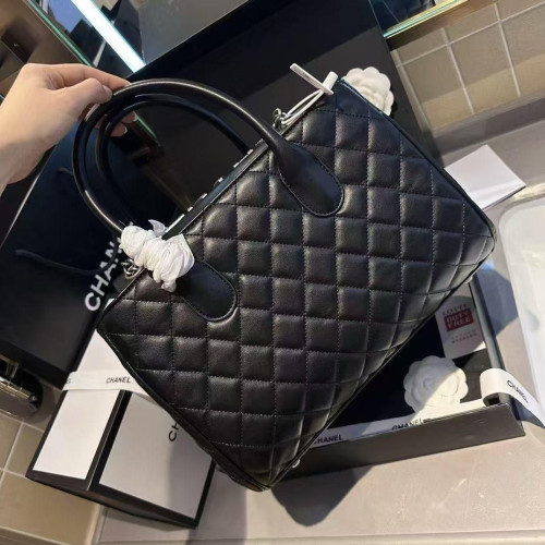 SAC À MAIN CHANEL - 32CM
