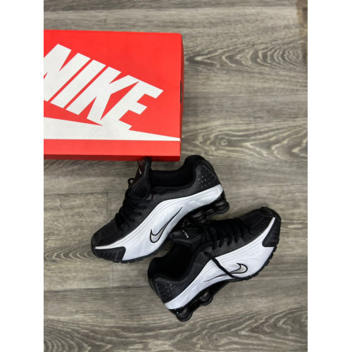 NIKE SHOX POINTURE 40 --- 45