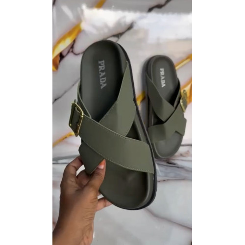 CHAUSSURES MARQUE PRADA Pointure 40 À 46