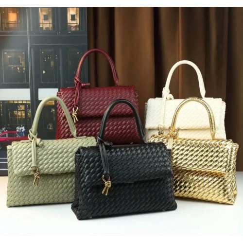 Sac à main tissé en similicuir marque BOTTEGA VENETA