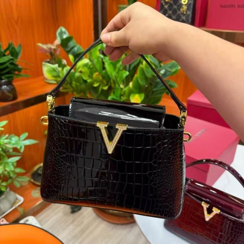Mini Sacoche LOUIS VUITTON En Cuir Crocodile 25cm