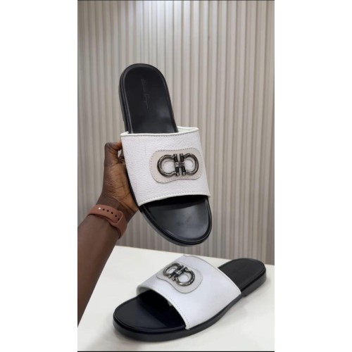 Sandale homme marque SALVADORE FERRAGAMO pointure 40 --- 46